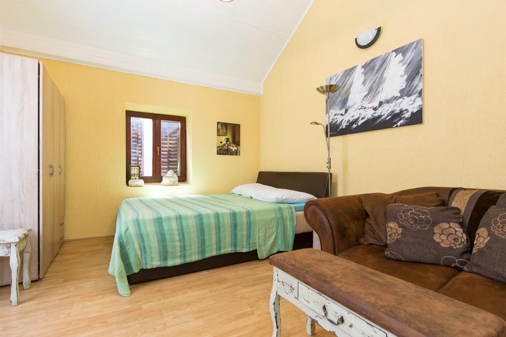 Yvonne Apartman Krk Town Kültér fotó