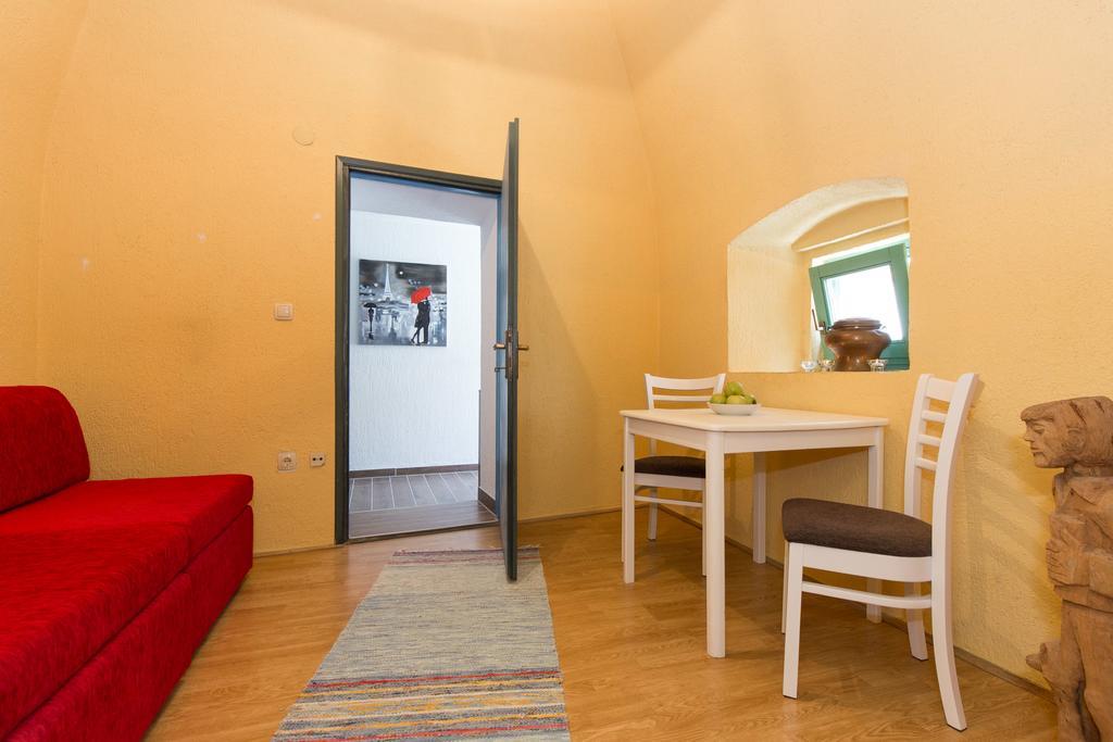 Yvonne Apartman Krk Town Kültér fotó